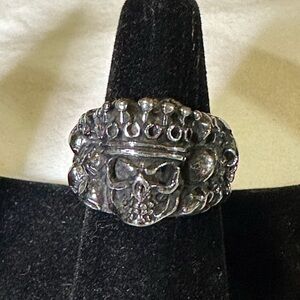 STEEL skull king ring. Size 8.